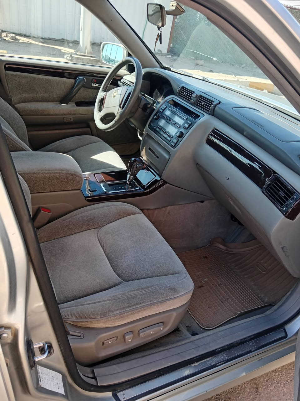 سلام عليكم جنون مديل 2002  كص جنطه مكينه دي فور الجبيره مكينه كير تبريد تتفه شرط جاهزه السياره واحله من الصوره متومه طب الصل مكاني ناصريه سوق الشيوخ السعر ٣٥وبيه مجال ***********
