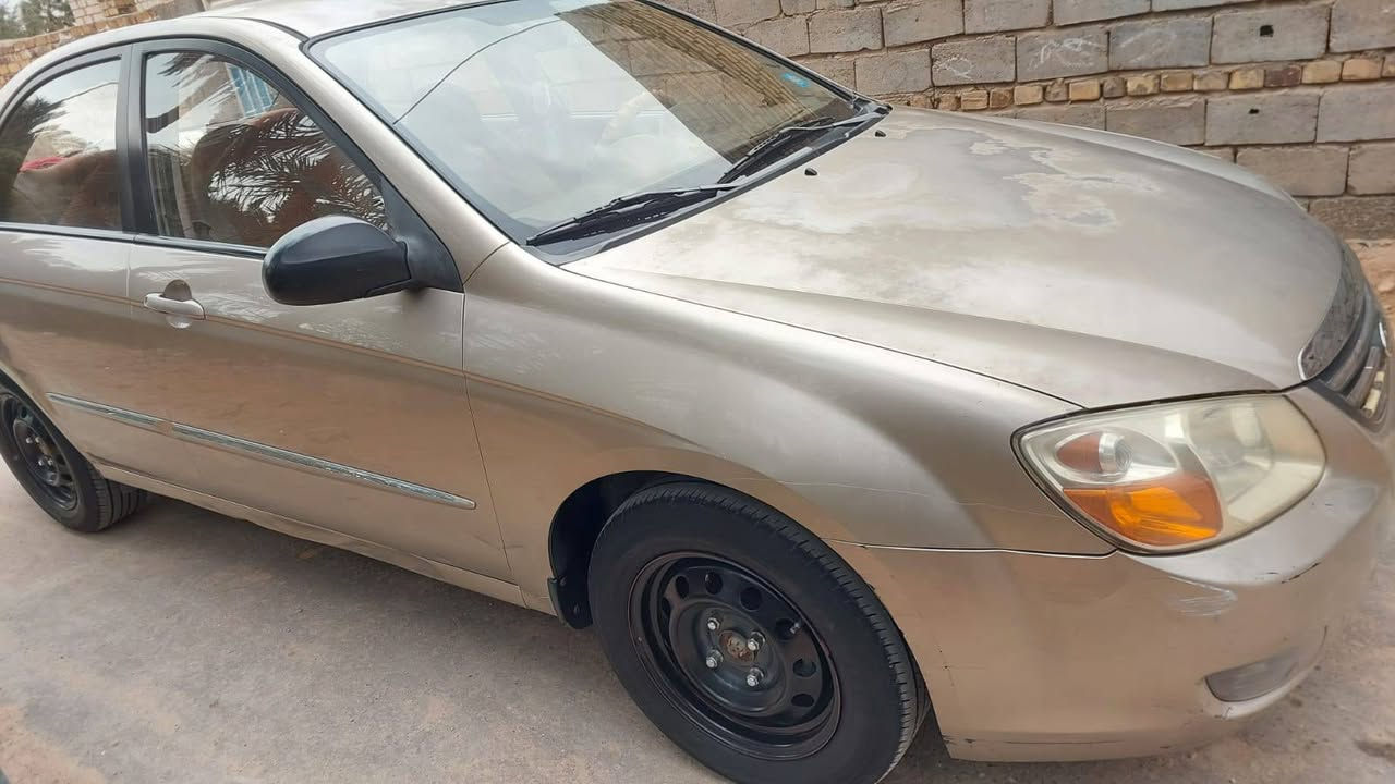 سيراتو 2008
رقم بغداد بسمي  سنوية 2030

السيارة  لاضربة ولاصبغ فقط جراد  مثلل ماوضح بالصور 

كير مكينة مكفولات 

تايرات كهربائيات جاهزات

تبريد شغال وتتفئة 

حدادية ٥٠بالمية 

رايدهة 84بيهة مجال حك الجية 

مكانهة النجف الاشرف ناحية الحرية

***********
