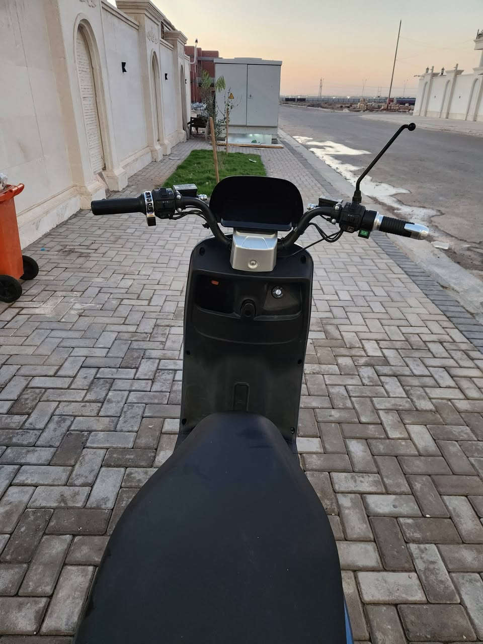 سلام عليكم موطر شحن البيع بطارية ابو عيون موطر جديد موطر البيع أو مراوس ***********
