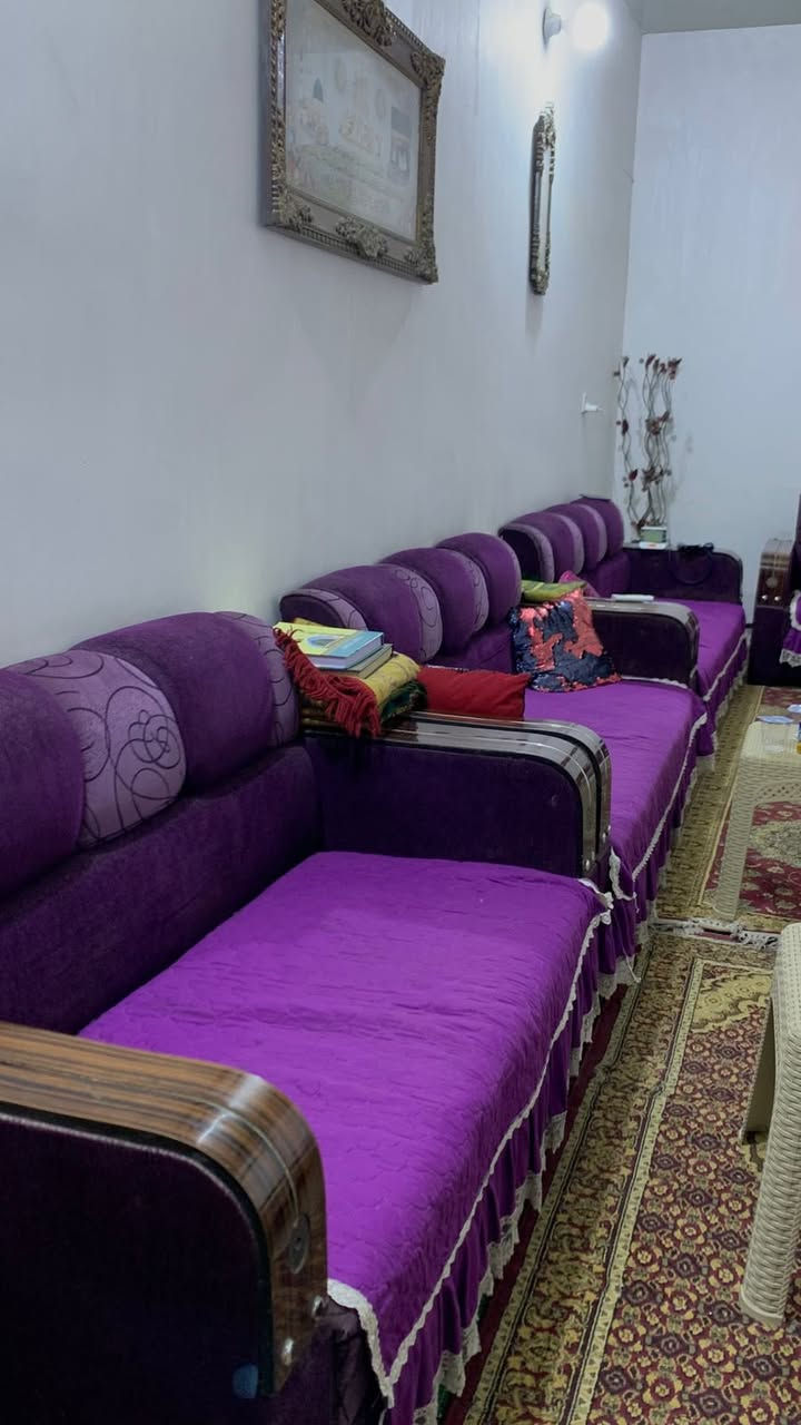 السلام عليكم الغراض للبيع الغرفة خشب صاج داخل وخارج السعر ٦٠٠ التخم ٥ قطع السعر ١٥٠ والاسعار بيها مجال مكاني سبع ابكار الرقم ***********
