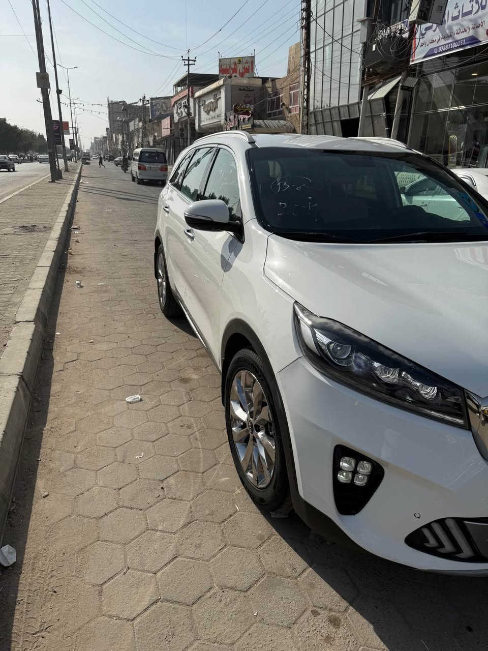 السلام عليكم 
كيا سورنتو موديل 2018 شكل 2020 
سياره ماشيه ٢٠٠
فول عده بني رامه
بصمه 
فتحه
ترحيب 
علامه بل دوسه
سبعه راكب
تبريد ٣ قطع
صندوق كهرباء
مري شفط
بيها هواي موصفات 
محرك ٦ ستندر
سعرها ١٩٩ بيع سريع 
سنويه جديده 2031
بيها بس قطعه وحده صبغ بيها بارد قليل مكان سياره نجف الاشرف تريد وكاله او تحويل حاضر بيها سونار
*********** النجف, العراق
