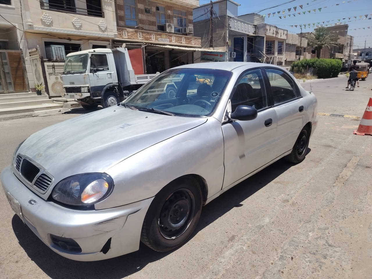 السلام عليكم شباب للبيع او مراوس بحدث و انطي فرق  لانوس موديل ٩٧ رقم بفداد حائز ثالث رقم بغداد كير عادي تبريد شغال كهربائيات كلها شغالة لايت زنون ترايك وين متريد دواخل السيارة نضيفة السعر ٢٠ ورقة قفل و عليها ورقة مخالفات عل مشتري مكان السيارة بغداد الدورة
***********
***********

