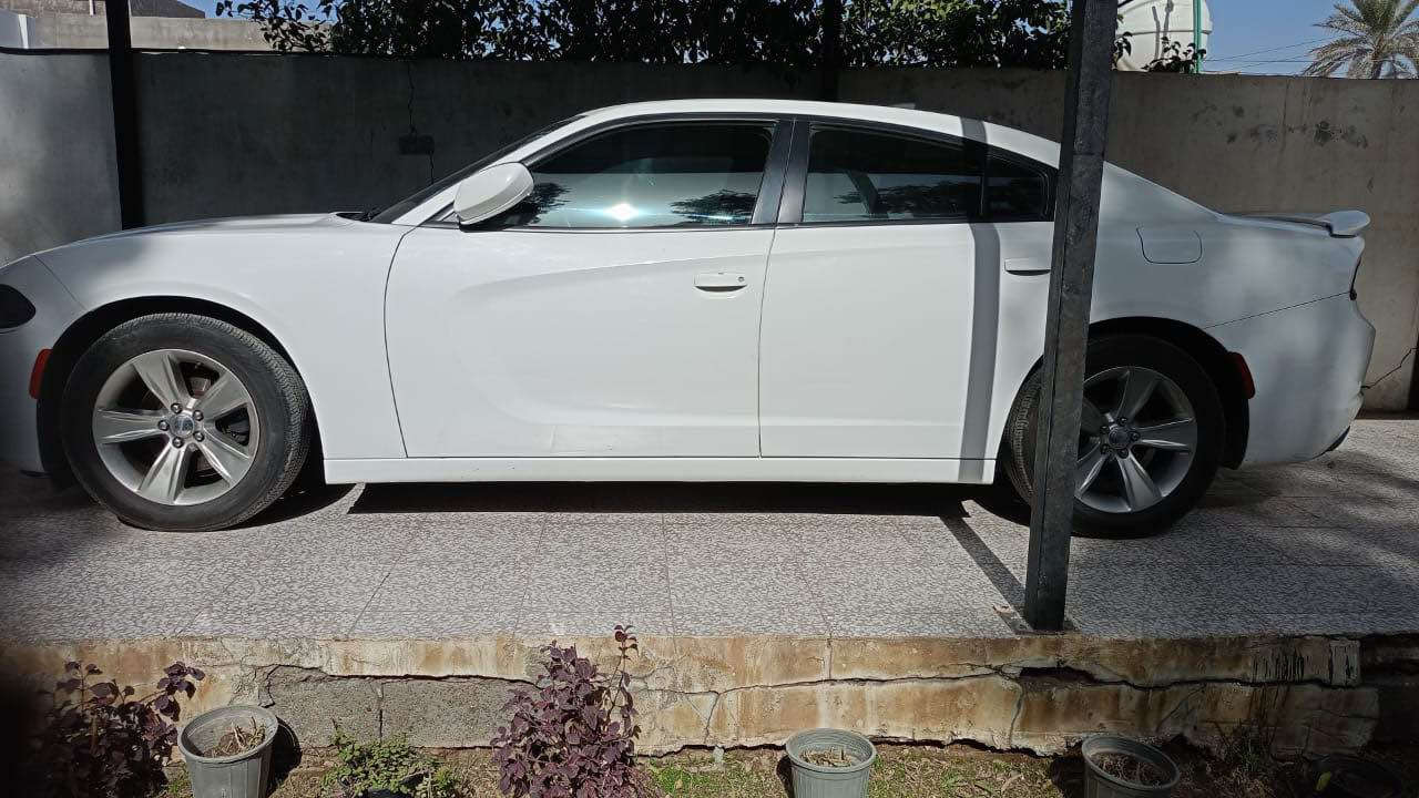 السلام عليكم 

تشارجر موديل 2018 فول الا شوية
مواصفاتها كلش حلوة
السيارة كلين 
بدون شخط
بدون تبديل 
كلش نظيفة
مامشتغلين بيها ولا طالعين بيها
العنوان
دورة- بوعيثة
***********
السعر 260 وبيها مجال بغداد, العراق
