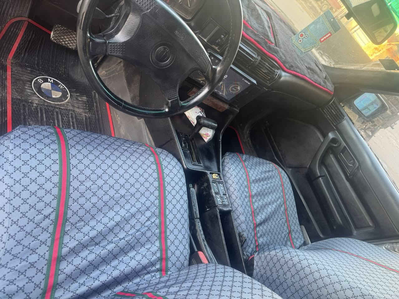 سلام عليكم موديل٨٩تخم تاير صدر كير محرك مكفولات تبريد ميشتغل صبغ جديد بدون ضربه بسمي مكان بغداد شارع حيفا السعر ٥٠ وبيهه مجال ***********
