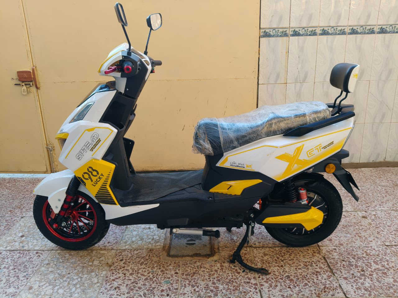 السلام عليكم دراجه شحن نضيفه موديل 2026 تشغيل سويج وكرت بطاريات نضيفه السعر 800$وبيه مجال بسيط مكان ابي غريب الشهداء واتساب ***********
