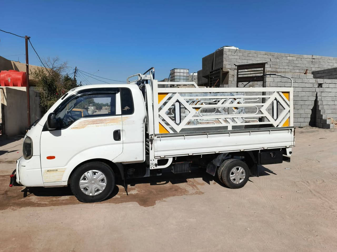 السلام عليكم سيارة كيا بنگو موديل 2016 تبريد ثلج 🥶🥶 مكينة وكير وحدادية جديدة مكينة صار شهر من شادها  رقم ميسان /أ/ مشروع وطني كفالة عامه من طگت الچاكوچ المحجر مو ويا السيارة السعر 110 بيها مجال بسيط مكان السيارة البصرة قضاء سفوان رقم صاحب السيارة ***********
