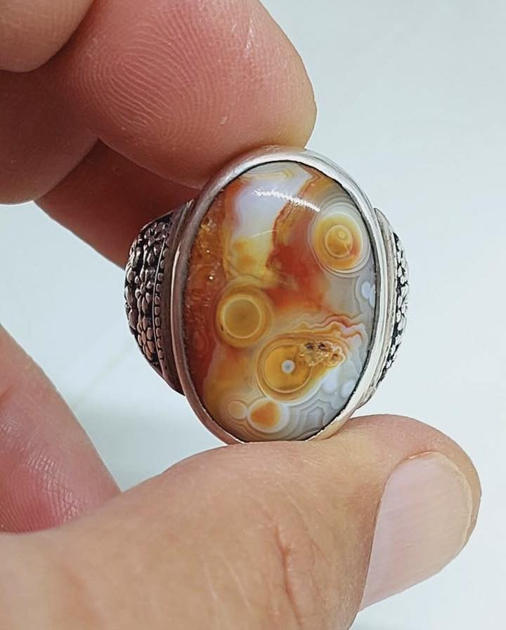 السلام عليكم من النوادر داوودي سليماني يعرفونة اصحاب الاختصاص انتيكة قديمة وصياغة جداً جداً ثقيلة والحجر مصور والتفاصيل الحجر هيه تسولف السعر 150 مكاني بغداد واكو توصيل لجميع محافضات العراق


**إذا كنت صاحب هذا الإعلان وتريد حذفه لأي سبب، رجاءا أرسل رسالة إلى الدعم الفني**