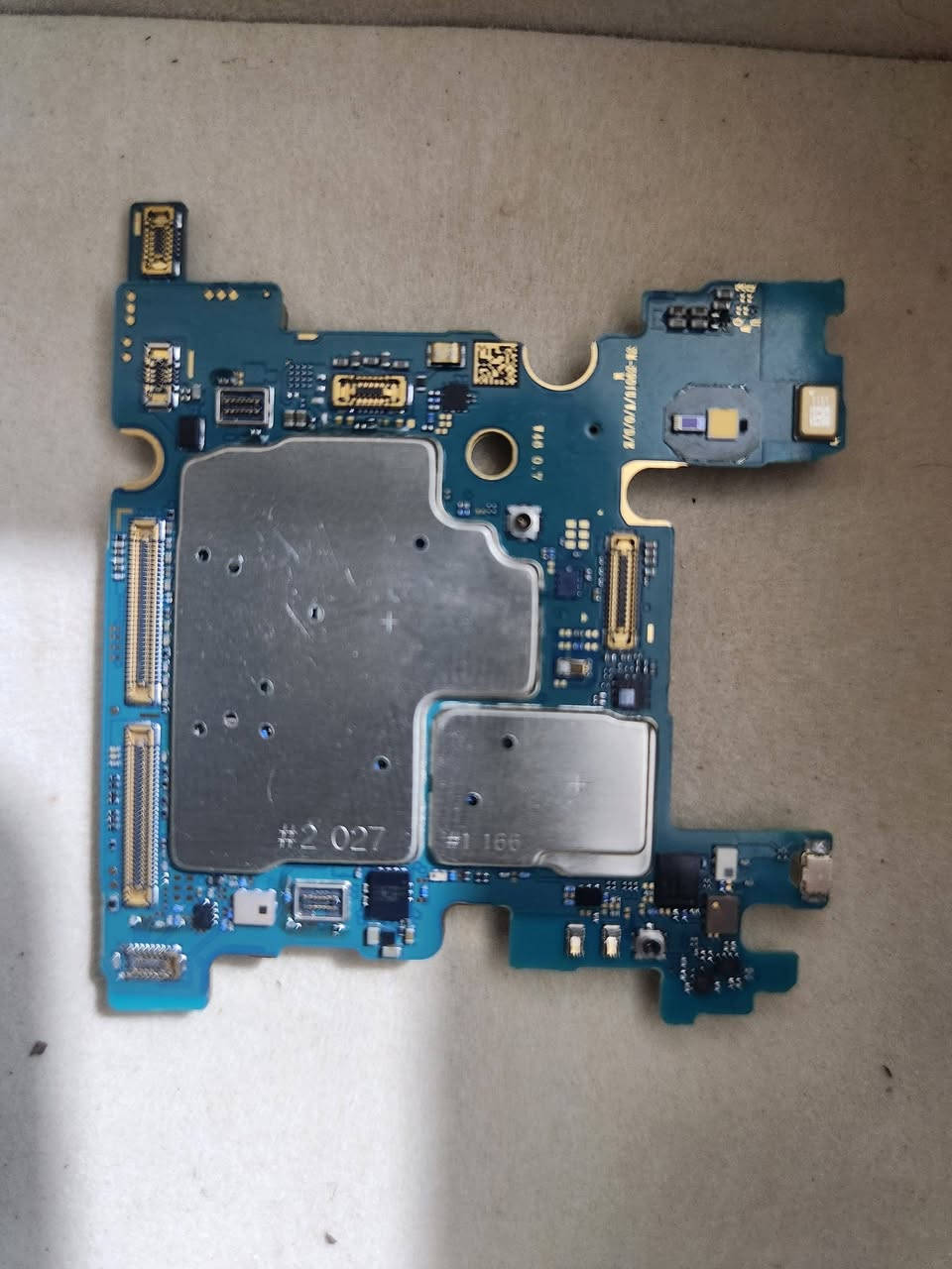 البورد يحتوي على معالج 1 Snapdragon en الحالة ممتازة، شغالة بدون مشاكل تشمل بطارية + سماعة اتصالات قطع أصلية وجاهزة للاستخدام
غني عن التعريف
قطع Samsung Galaxy S22 أصلية ونظيفة 100%
مفكوكة من جهاز شغال
ما بيها أي عطل، كسر، أو تصليح
تفحص قبل البيع متوفر
🔹 القطع:
بورد رئيسي S22
بورد شحن
كاميرات أمامية وخلفية
البيع للجادين فقط
السعر مناسب وقابل للنقاش بالمعقول
الموقع: ——
📩 التواصل خاص
***********
