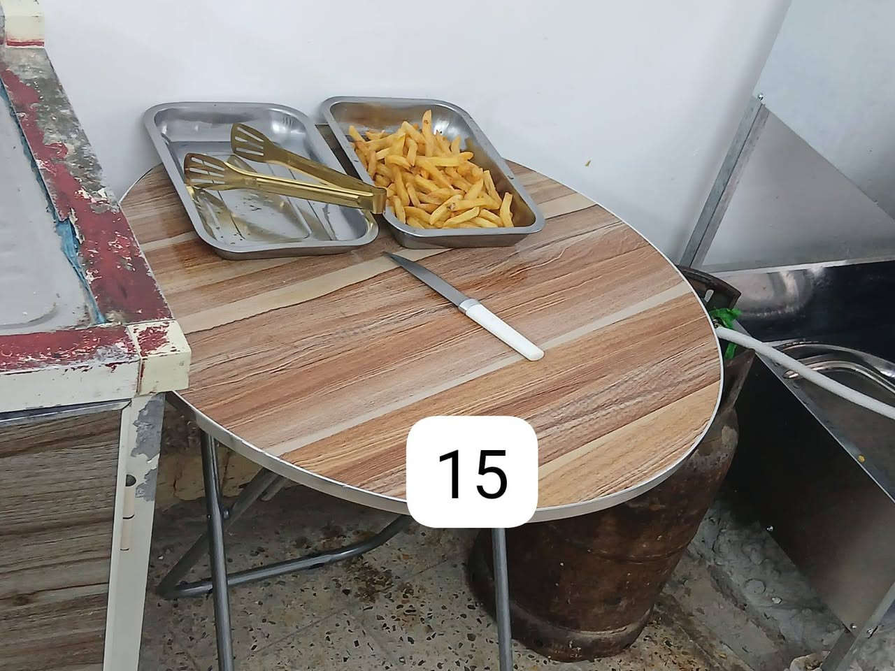 غراض مطعم للبيع  للإستفسار  ***********
