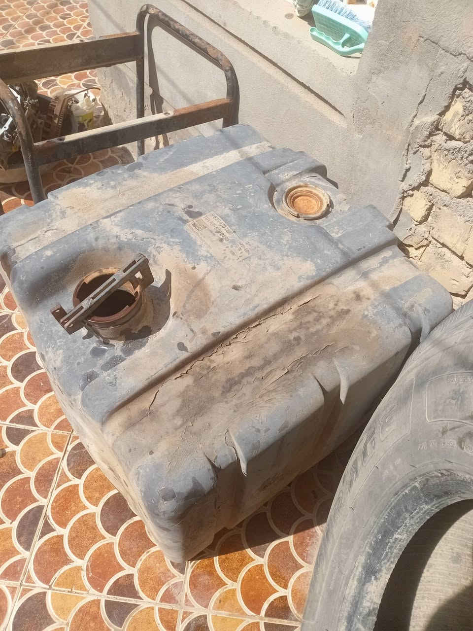 تانكي للبيع بلاستيك السعه٢٠٠ الاستفسار على الرقم ***********
