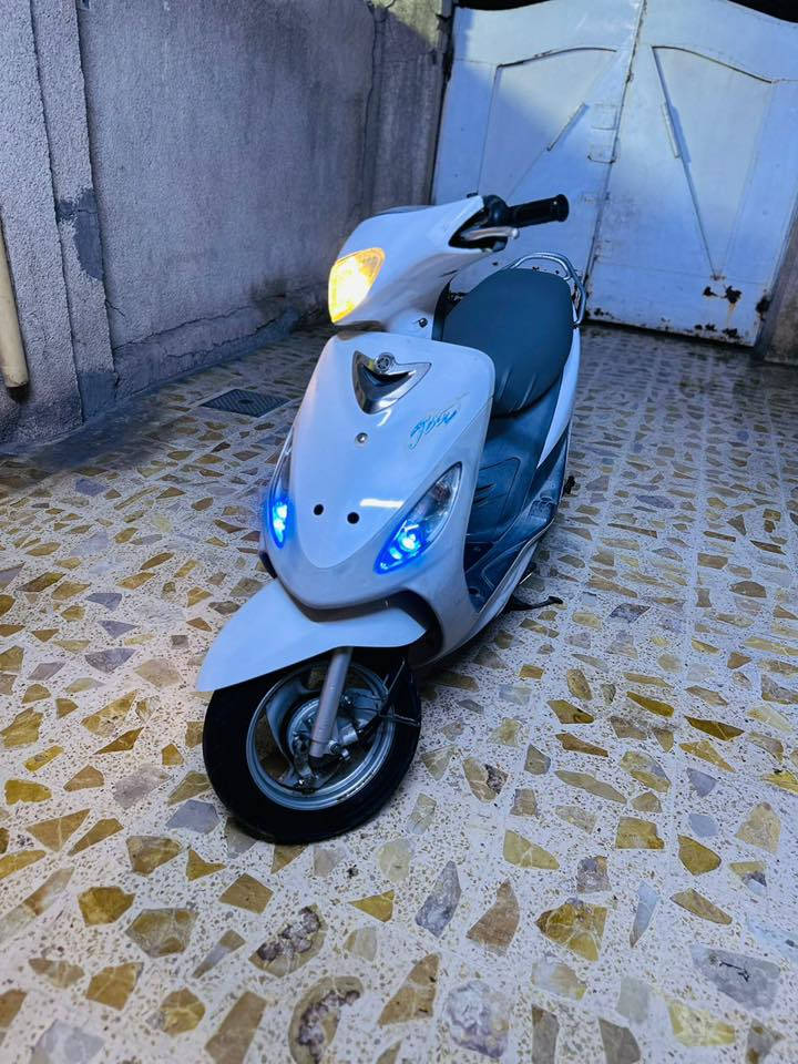 دراجه ماكس منغولي كله بلاديه محرك ممفتوح بلادي دراجه استعمال بيت صار سنتين عدي  كله مكفوله  بلاديه كهربائيات سلف كله جديده ع وضع الرمبه  العنوان بغداد الدوره  السعر ٦٥٠  
‭٠٧٧٦ ٠٥٠ ٢٧٦٦‬
