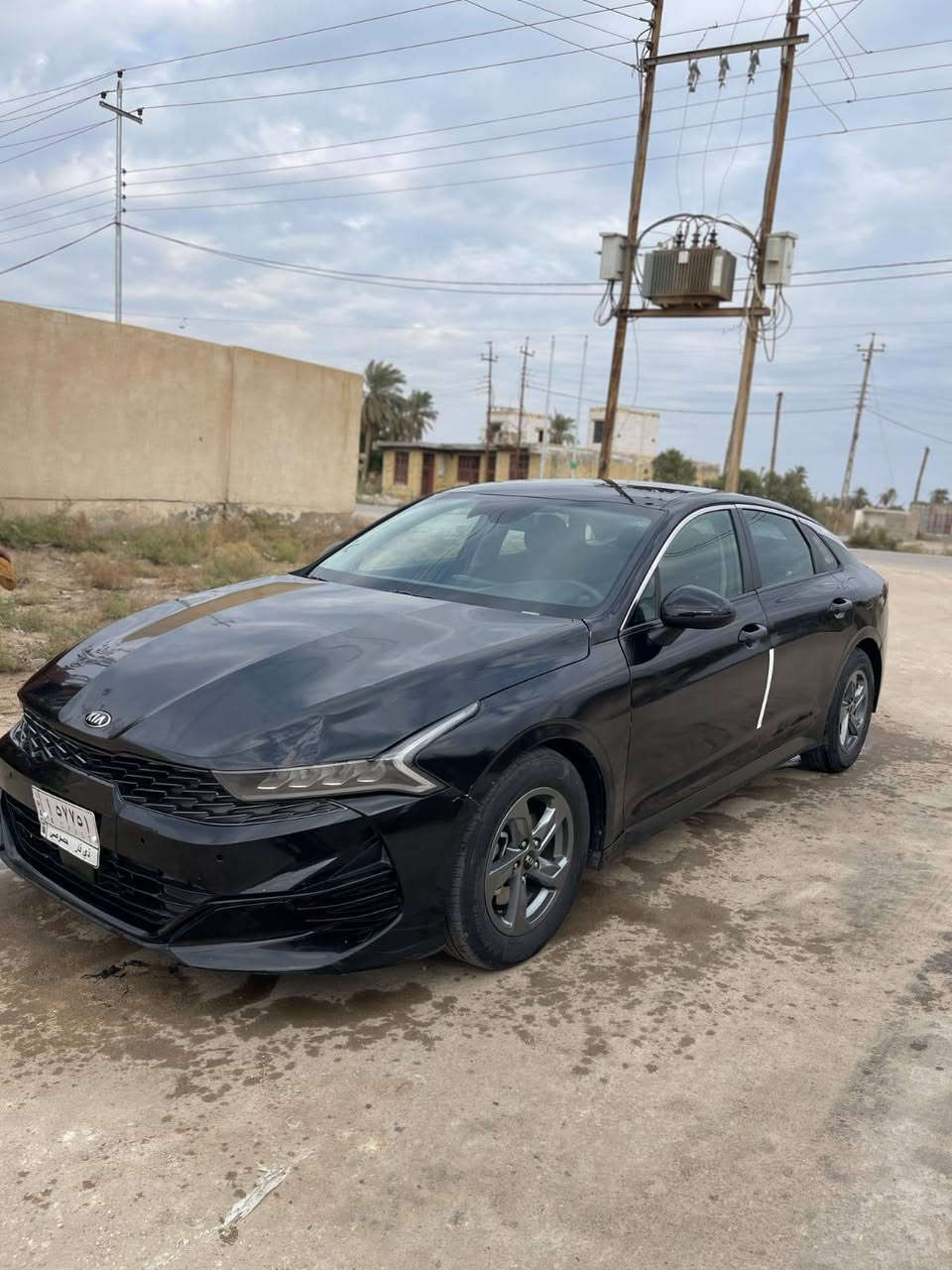 كي فايف امريكي 2021 امريكي
سياره ماشيه 68mi 
نص فول محرك 1600 تيربو معوقين رقم ذي قار سياره حادث خفيف بس بنيد مبدل
رقم الشاصي موجود بل منشور وطلع حادث
وبيه رشات صبغ ابيع حزام سياره جديده 
 گير محرك حداديه تبريد بصمه تشغيل عند بعد رادار قياده ذاتيه هواي مواصفات السعر 127 العنوان ذي قار سوق الشيوخ  للاتصال *********** سوق الشيوخ, ذي قار
