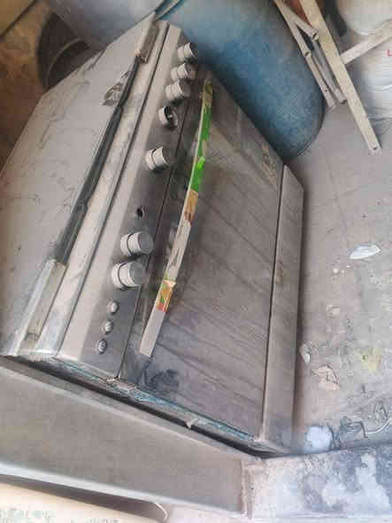 كاونتر تسكام مابي أي ضرر 
وطباخ مقطوره 1000لتر كيزر فرن غازي 
غراض بيت مستعجل عله بيعتهن 
تواصل واتساب 
***********
