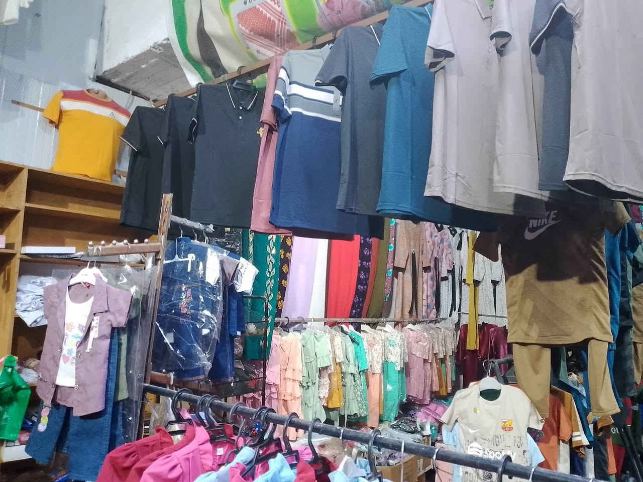 محلات البسة وازياء علي (رجالي نسائية _اطفال) سوق التقاطع مجاور الجامع اسعار الملابس مناسبه ويبقون مفتحين المحلات الى منتصف الليل ملابس تنزيلات بمناسبة عيد الفطر ابو فاطمه ال عيفان علان مجاني


**إذا كنت صاحب هذا الإعلان وتريد حذفه لأي سبب، رجاءا أرسل رسالة إلى الدعم الفني**