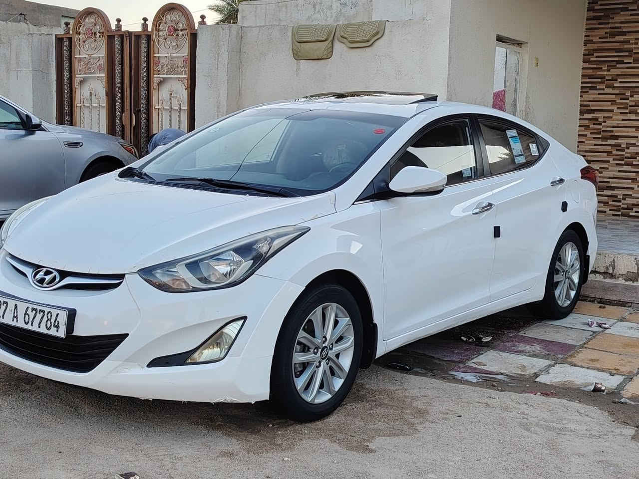 السلام عليكم النترا 2016 وارد خليجي حره تحويل باسمي سنويه جديده سياره جاهزه من كل شيء محرك 1800 فول مواصفات كفاله عامه الاستفسار عن الرقم *********** مكان السياره ناصريه
