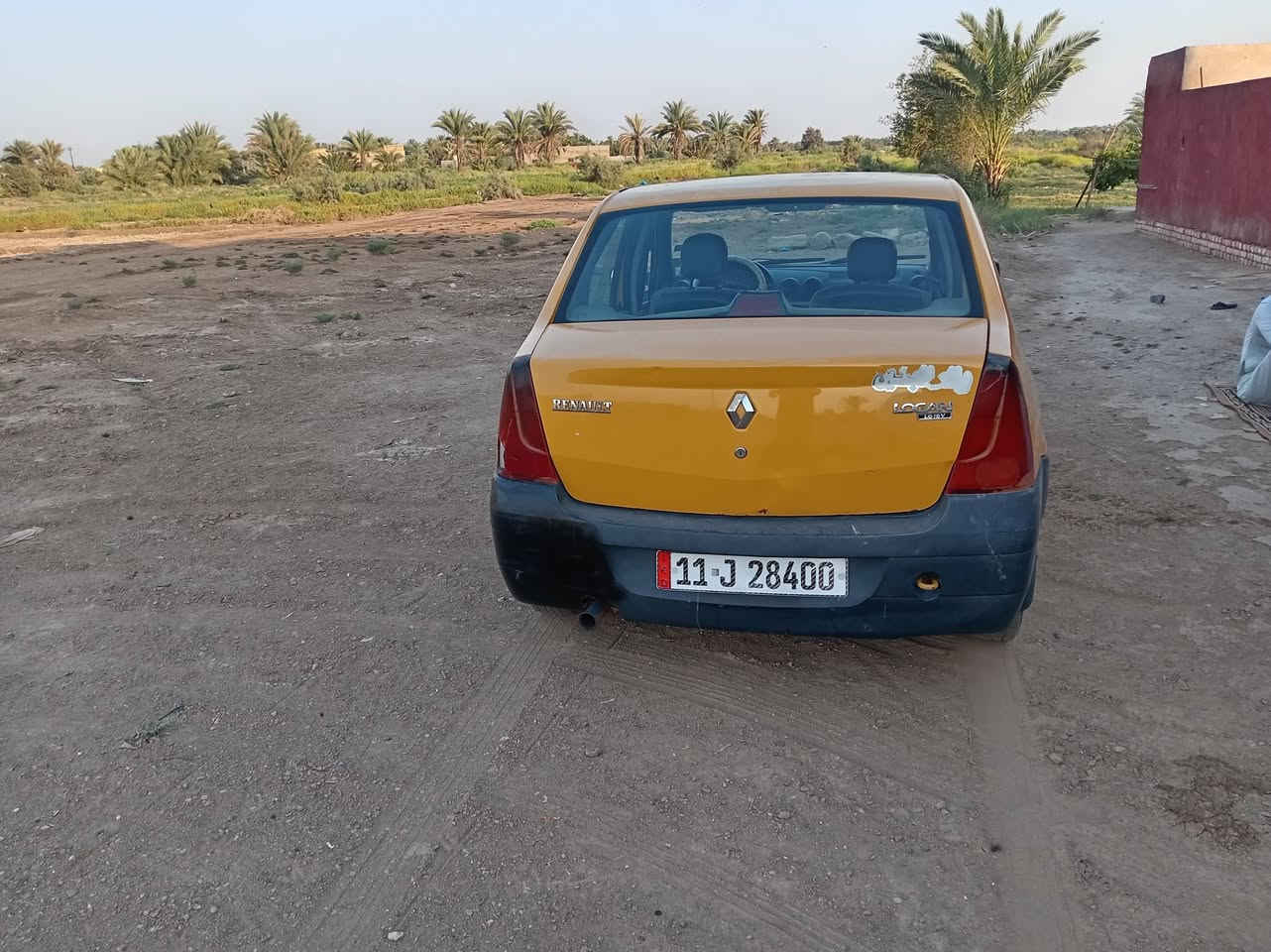 سلام عليكم رينو موديل ٢٠٠٩ مكفوله من الضربه محرك نضيف حداديه كير نضيف سنويه جديده تحويل ثاني يوم رقم انكليزي اتصال ع هاذه رقم ***********
