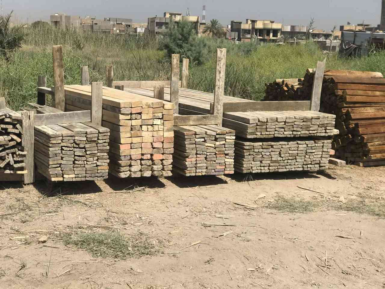 قالب خشب للبيع.  العدد 4مكاعب  روسي تارس 25ملم 
(( مشتغول من ثلاث شغلات أو أربعة ))   السعر مناسب 
العنوان حلة.  ‏‪***********‬‏    /   ‏‪***********‬‏
