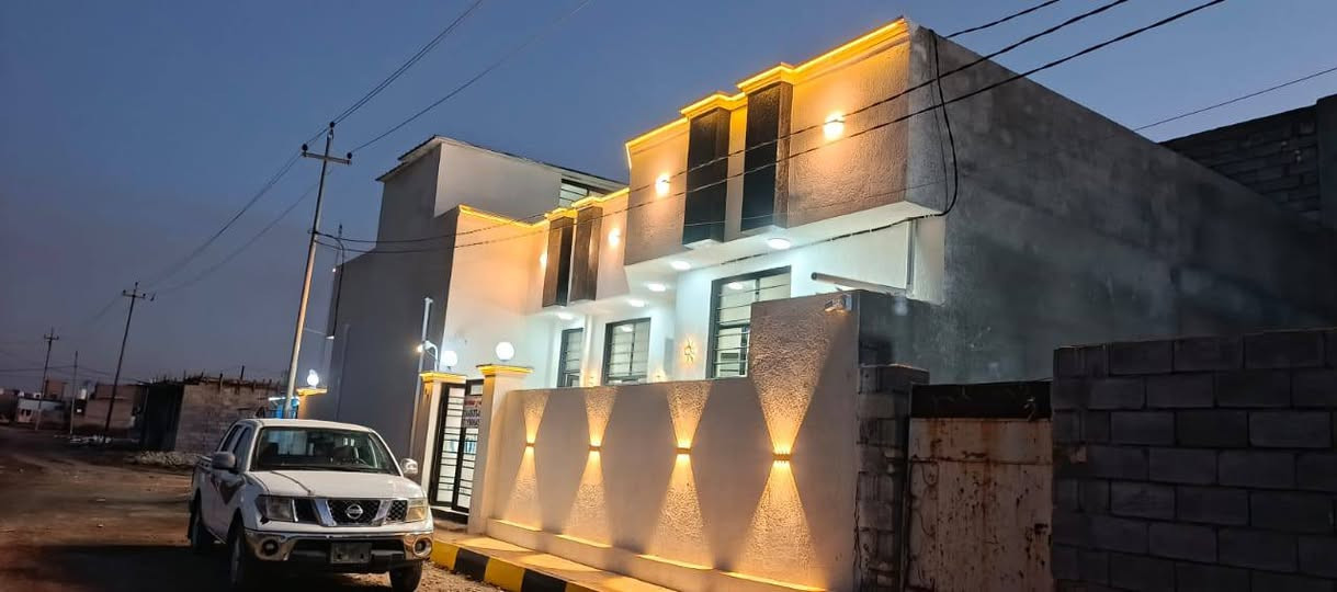 دار للبيع عدد 2  مساحة الدار 100متر مربع 10*10 ركن 
حواس خلف الحسينيه حواس الفرع الثاني 
***********
