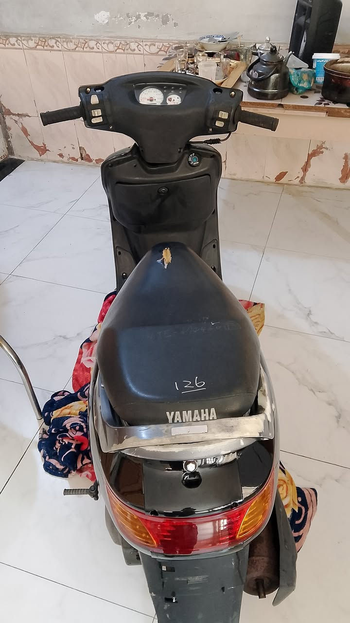 سلام عليكم دراجا مكفولة كفالا عما جديدا صارله شهرين من طالعا من لوكيل  لمكينا جديدا ما مفتوحا  هاذا لرقم  ول مو شراي لا يكسر بل حلال ***********
