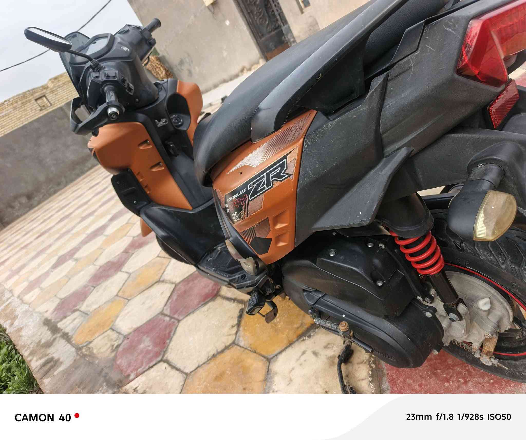 السلام عليكم zr للبيع مديل 22 اوراق كفاله عامه دراجه تخبل سعره 2 و300 وبيه مجال لشراي  كل نقص ما بيه
وهذه رقم ***********
