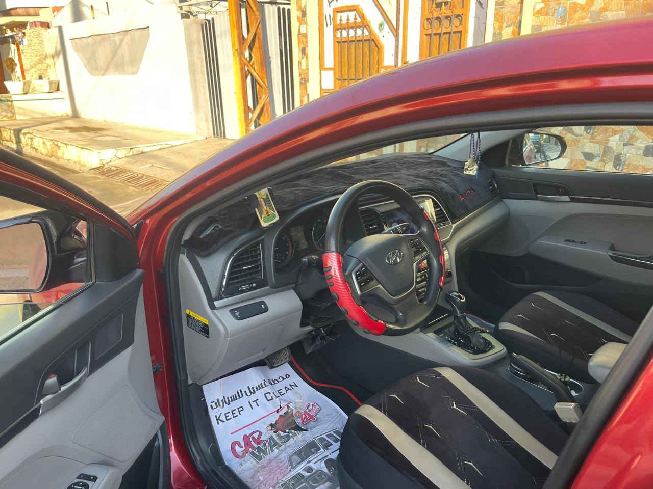 السلام عليكم
النترا للبيع ٢٠١٧ 
محرك ٢٠ دوش 
كير اي تي 
صبغ مثل ما موضح في السونار 
٣ قطع معجون و٣ قطع بخ فقط اني انطيك حزام دواخل لغود سلميه ونظيفه 
ماشيه ١٣١ .


**إذا كنت صاحب هذا الإعلان وتريد حذفه لأي سبب، رجاءا أرسل رسالة إلى الدعم الفني**