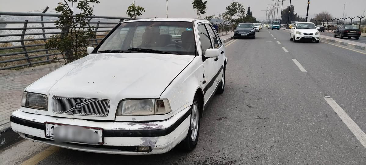 سلام عليكم 
سياره فالفو 440
موديل 1993
محرك كير شرط تبريد ثلج
سنويه2030رقم انكليزي سياره جديده لا ضربه قطره صبغ ما بيها سياره بعدها على وضع بلاد السعر و باقي التفاصيل اتصل عل رقم  ***********
***********
