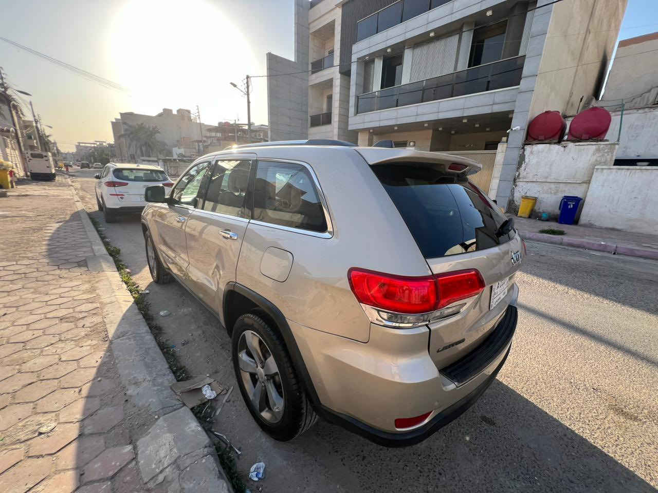 205$
مديل 2015 جيب كراند شيروكي لمتد
المواصفات 
فتحه سقف 
تشغيل عن بعد
كشنات واستيرن تدفئة 
مرايات جانبي قلاب مع تعتيم ضوء
كشنات كهربائي مع وضعيات خزن 
جنطه كهربائية 
شفتات ستيرن
محرك جديد 
حدادية جديده
سيارة رقم بغداد حره تحويل مباشر
تو ويل
وباقي المواصفات المعروفه 
موقع السيارة البصرة
تواصل وبخدمتكم ***********
