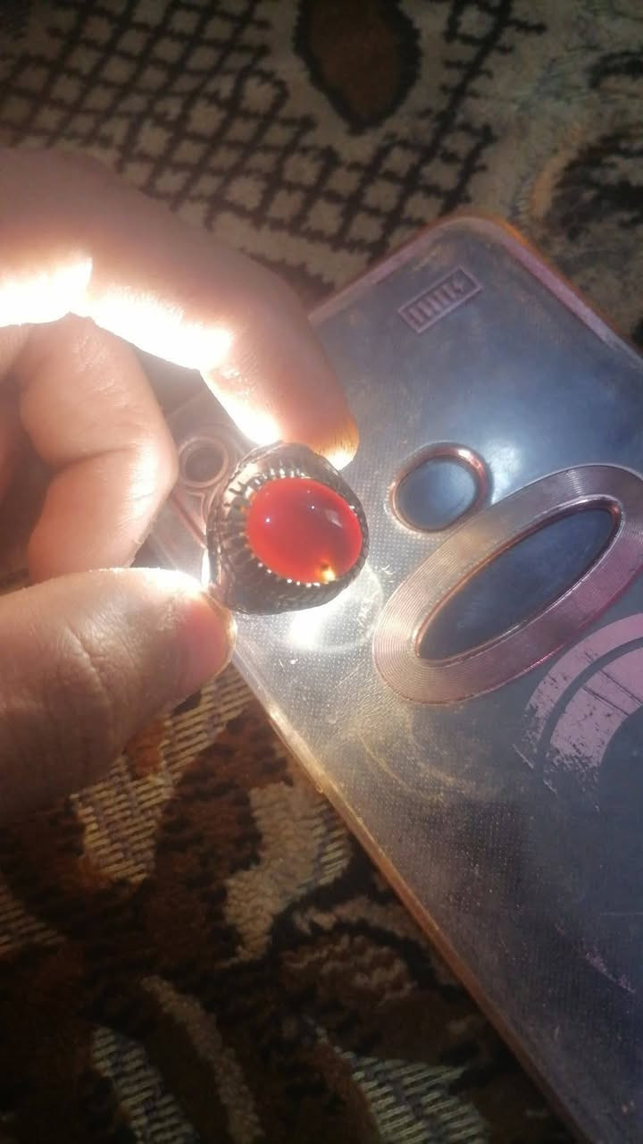 السلام عليكم لبيع خاتم عقيق اليماني شفه العبد


**إذا كنت صاحب هذا الإعلان وتريد حذفه لأي سبب، رجاءا أرسل رسالة إلى الدعم الفني**