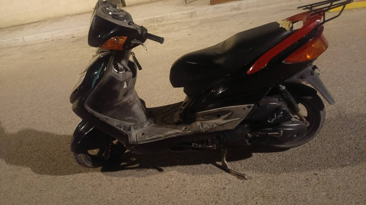 السلام عليكم دراجه سكنس فحل كابتر
دراجه نضيفه كهربائيات كلها شغاله شلعه معدله دراجه حلوه السعر 500 وبيها مجال رقم الهاتف ***********
