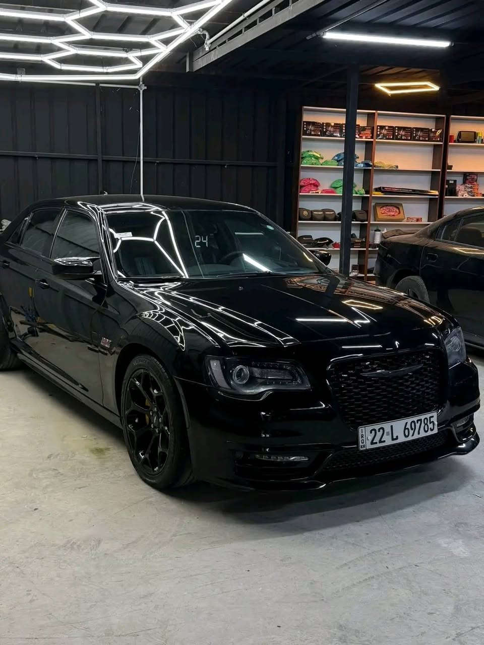 السلام عليكم
اوباما 2019 فئة S بدون بنوراما 

لون اسود داخل جلد اسود حضنS 

ماشية ١٥٠،٠٠٠ ميل تقريبا 

السياره بيها ٣ قطع صبغ و ٣ قطع تبديل بلادي مالشركه

رقم اربيل باسمي تحويل ثاني يوم 

مكاني بغداد  الامين ثانيه 

السعر ١٨٨$ وبيها مجال مستعجل اريد سافر
***********
