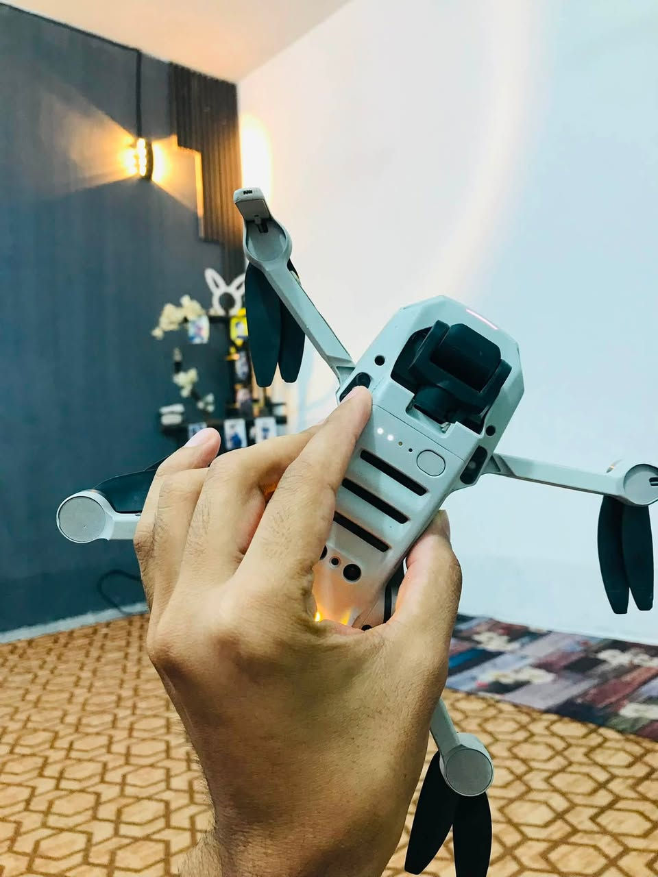 درون DJI mine 2 نضيفه
الملحقات : 
بطاريات عدد3 
شاحنه 
جنطة 
جوستك جاهز 
كامله مابيها اي نقص || السعر 550 
- مكاني ميسان للبيع *********** او خاص موجود
