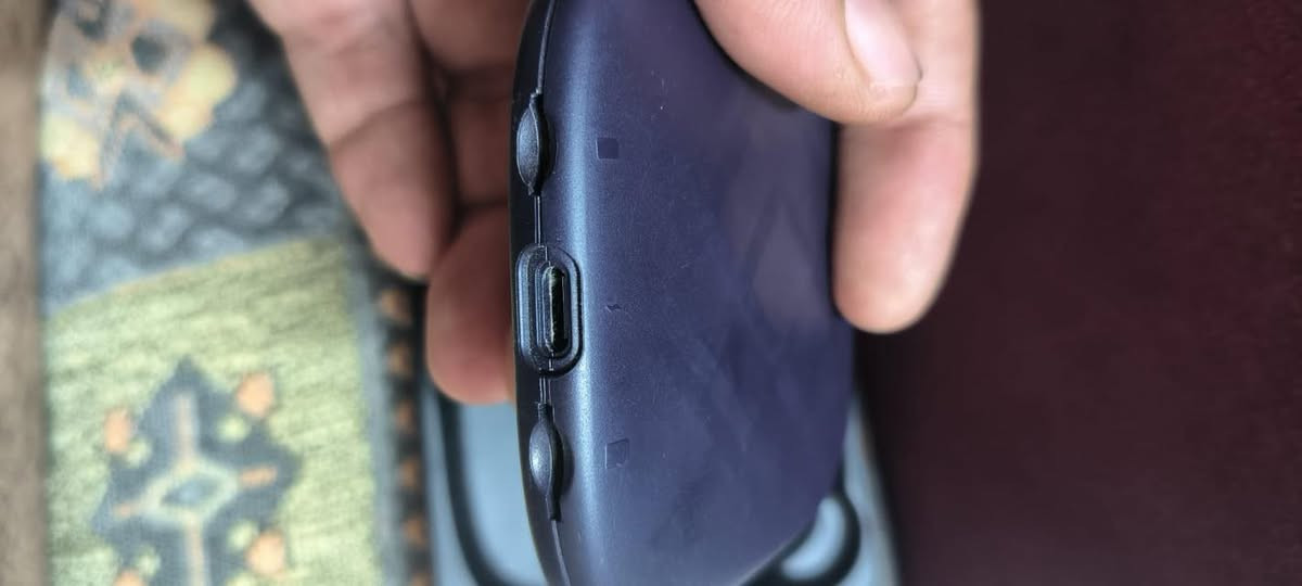 كار بلي اصلي باب اول بي مدخل شريحه وذاكرة خزن يشتغل نظام اندويد وايفون وكذلك تحويل الشاشة وعرض الهاتف والتحكم عن طريق السيارة وينزل بي جميع البرامج وبي القنوات المشفرة والمفتوحه اكثر من 8000قناة سريع جدا في اليوتيوب ومشاهدة القنوات التلفاز وبي بعد مواصفات اهواي استخدام قليل واخو الجديد الجهاز الله الشاهد اشتريته ب275 ابيعه ب150 تواصل على الرقم واتساب ***********
