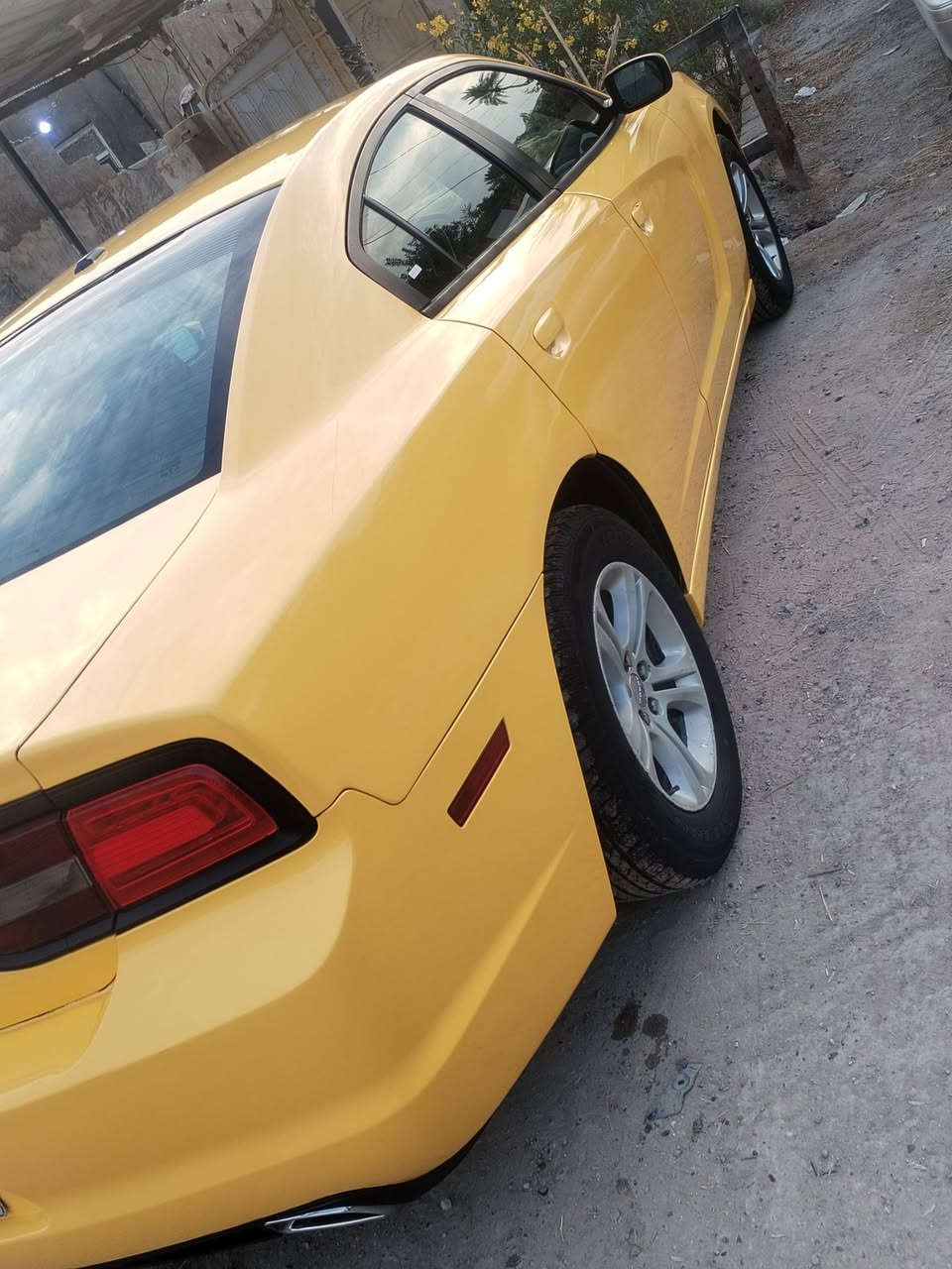 سلام عليكم جارجر مديل ١٢ مكينه جديده حداديه جديده تخم تيرات سنويه ٢٧ رقم جديد بيهه  ٣ قطع فتح مصفره من كلشي خطهه بغداد نجف سياره جاهزه من كلشي  سعر ١٤٠ بيهه مجال ***********
