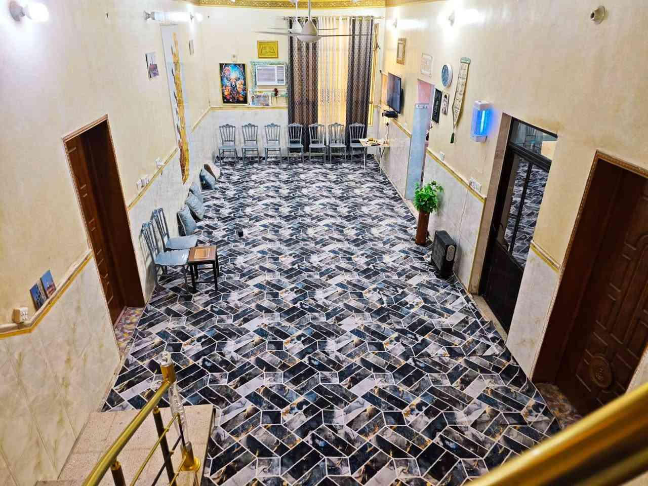 بيت للبيع حي الأعلام الزراعي خلف شركة الصقر السيراميك الشارع المرغوب بداية مدخل منطقه
شارع توه خلصو من خدماته الجهد الهندسي كامل خدمات ماي ومجاري وكهرباء مقرنص وبورد مولده باب بيت 
مساحه 300 متر طابو سند 25 مداور اسهام
بناء طابوك درجه اولى كونكريت مسلح
يحتوي على ٣ غرف
وصاله جبيره
وبراني
وحمامات عدد ٢ داخلي وخارجي
ومطبخ
وطارمه وطارمه خلفيه ايضآ

البيت يبياع البيت حسب رغبت المشتري بالاثاث او بدون الاثاث
السعر 160 مليون بدون اثاث ومع الاثاث يتم الاتفاق حسب الأشياء الي يرغب المشتري بشرائها مع البيت  والسعر قابل للتفاوض 
***********
