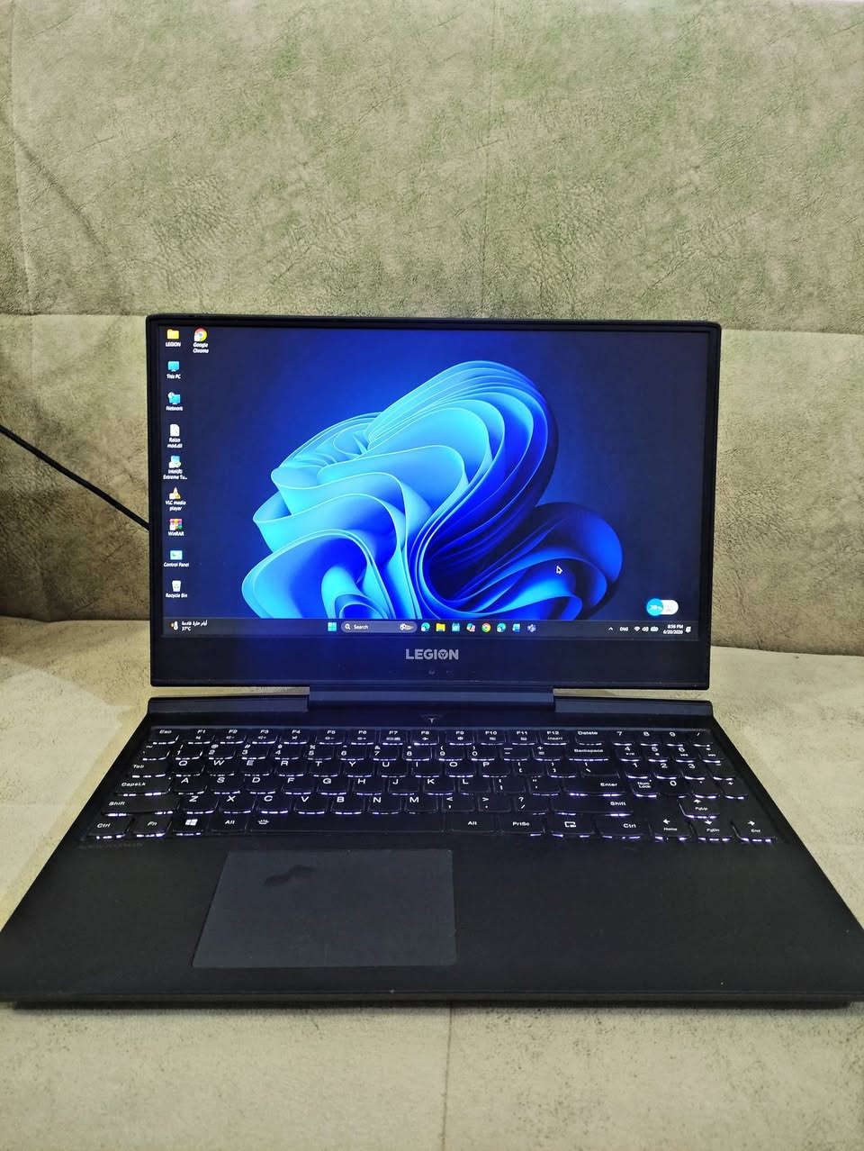لابتوب گيمنك للبيع Lenovo 
💻 لابتوب للبيع بمواصفات عاليه للتصميم وللالعاب:-

اسم الجهاز: Lenovo legion y 7000p gaming 

المواصفات:-

المعالج: Intel Core i7-8750H

الشاشة: 
15.6 انش حجم 
FHD 
(1920×1080) 60Hz هرتز 

رام: 16 

المساحة:  1T HDD و 256 SSD 

كارت الشاشة:  Nvidia GTX 1060 

نظام Windows 11 

الملحقات: شاحنها الاصلي 175W + مبرد 

السعر المطلوب:  550 ألف 

مكاني بغداد (لايتوفر توصيل) 

اللاب توب بي مشكله بالكيبورد زر S و Z  و X مايشتغلون بس تكدر تربطله كيبورد خارجي 

للتواصل والاستفسار 📞 خاص واتساب :(***********)
