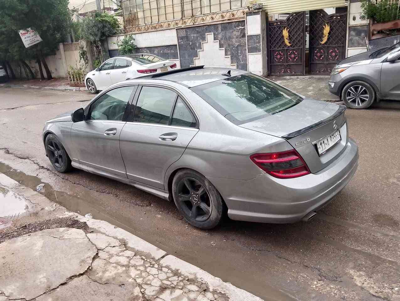 السلام عليكم 
مارسدس c300 للبيع او مراوس باحدث او سيارة رياضية
موديل 2008
محرك 6 سلندر حجم 3000 
السعر 130$
 وللعلم الصور قبل اسبوع والسوك كلشي حسب النظافة والسونار مرفق مع الصور مكان السيارة بغداد الحرية قرب مستشفى الشرق الاوسط للستفسار اكثر للاتصال او واتساب  ***********
