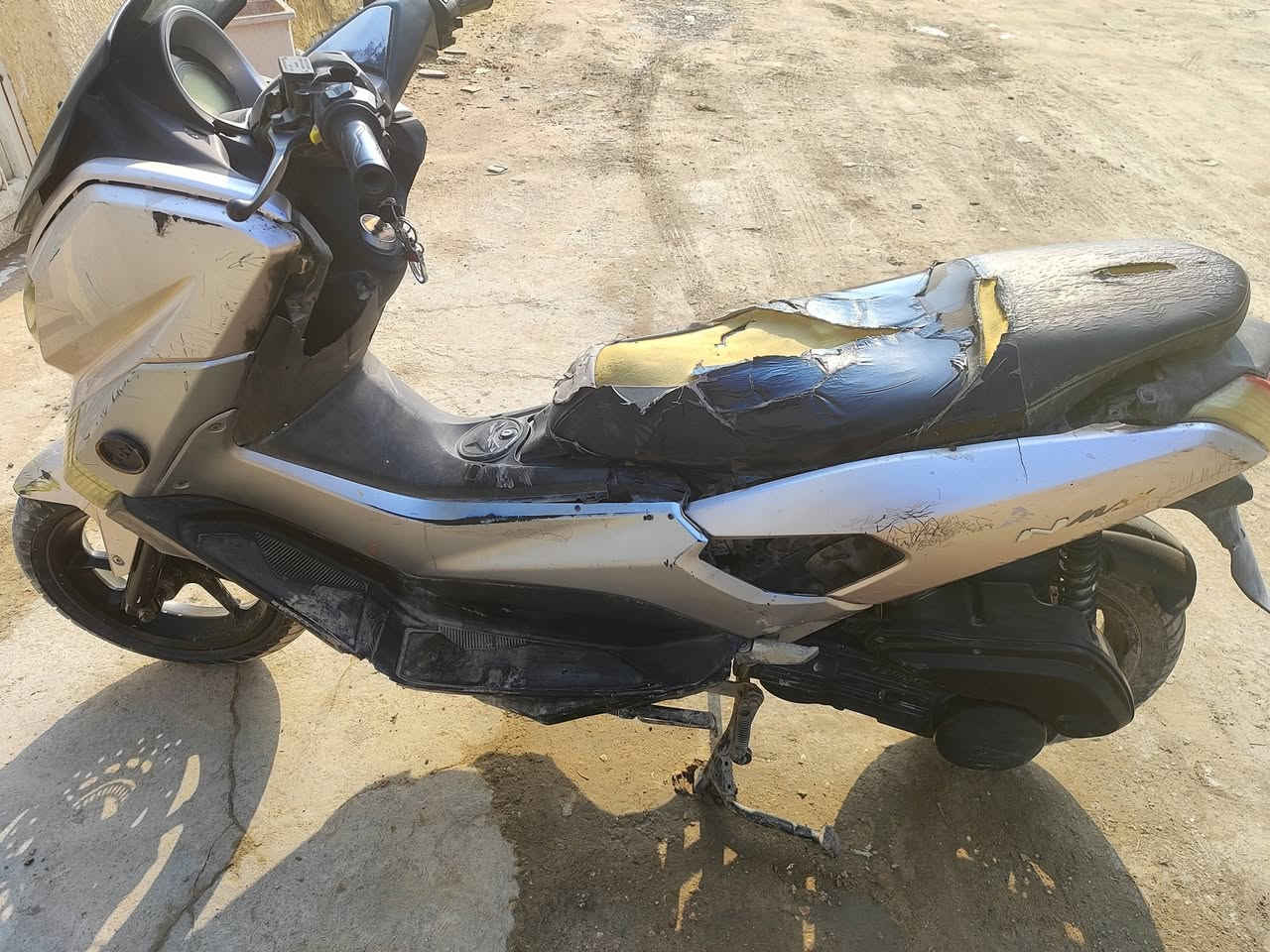 السلام عليكم للبيع دراجه NMAX مكينه 150، الدراجه شغاله سلف كهربائيات بيها نقوصات ابيع كوم حديد  
التواصل خاص.


**إذا كنت صاحب هذا الإعلان وتريد حذفه لأي سبب، رجاءا أرسل رسالة إلى الدعم الفني**