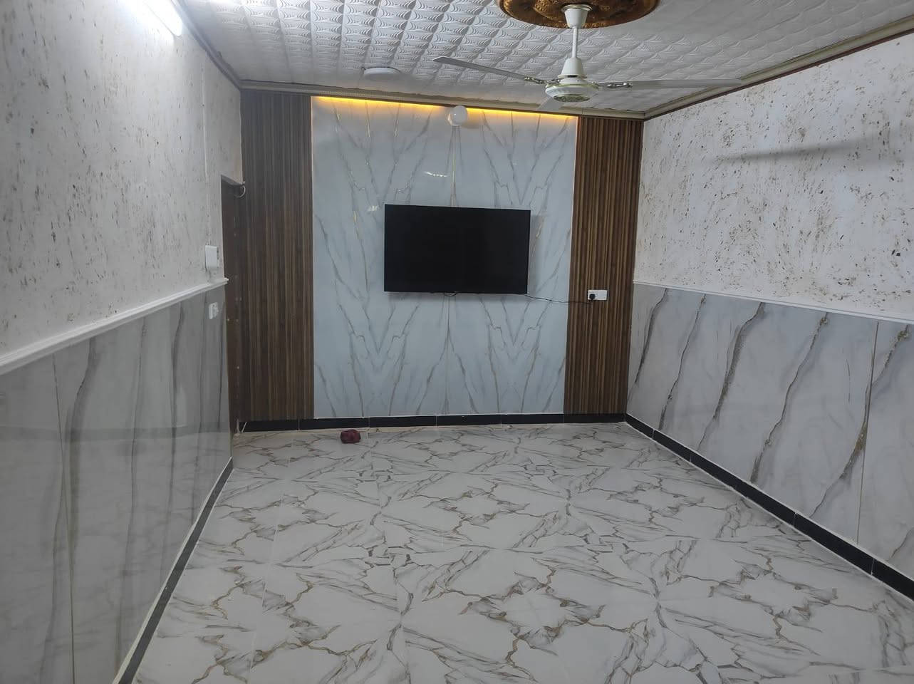 الي كافي الديكورات
وتطبيق سيراميك
***********
حسين السيد
