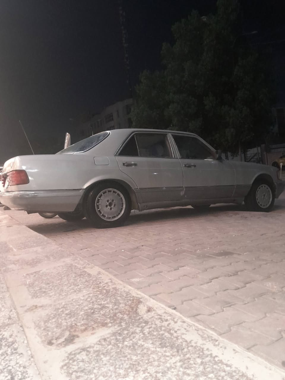 ***********  للبيع او مراوس السلام عليكم جانبو ٨٤ محدث ٩١  كير ومكينه ٣٠٠٠ vvt لاصرف ولا تبخير شلعه اتشك الكاع  تبريد شغال منقص غاز اني اشحنه الك كشرها عضمتها خير من الله مصبوغه جماليه قواعد دبل بلاد لاخياس ولا معمر جام كهرباء الامامي والخلفي جوبي اريل كهرباء اكسل جديد صدر ينرادله شمعات خلفيه والامامي بوشتين وروط ايمن غرفتها ينرادلها ترتيب شويه دكم كشنات ويدات ٢ داخليه
