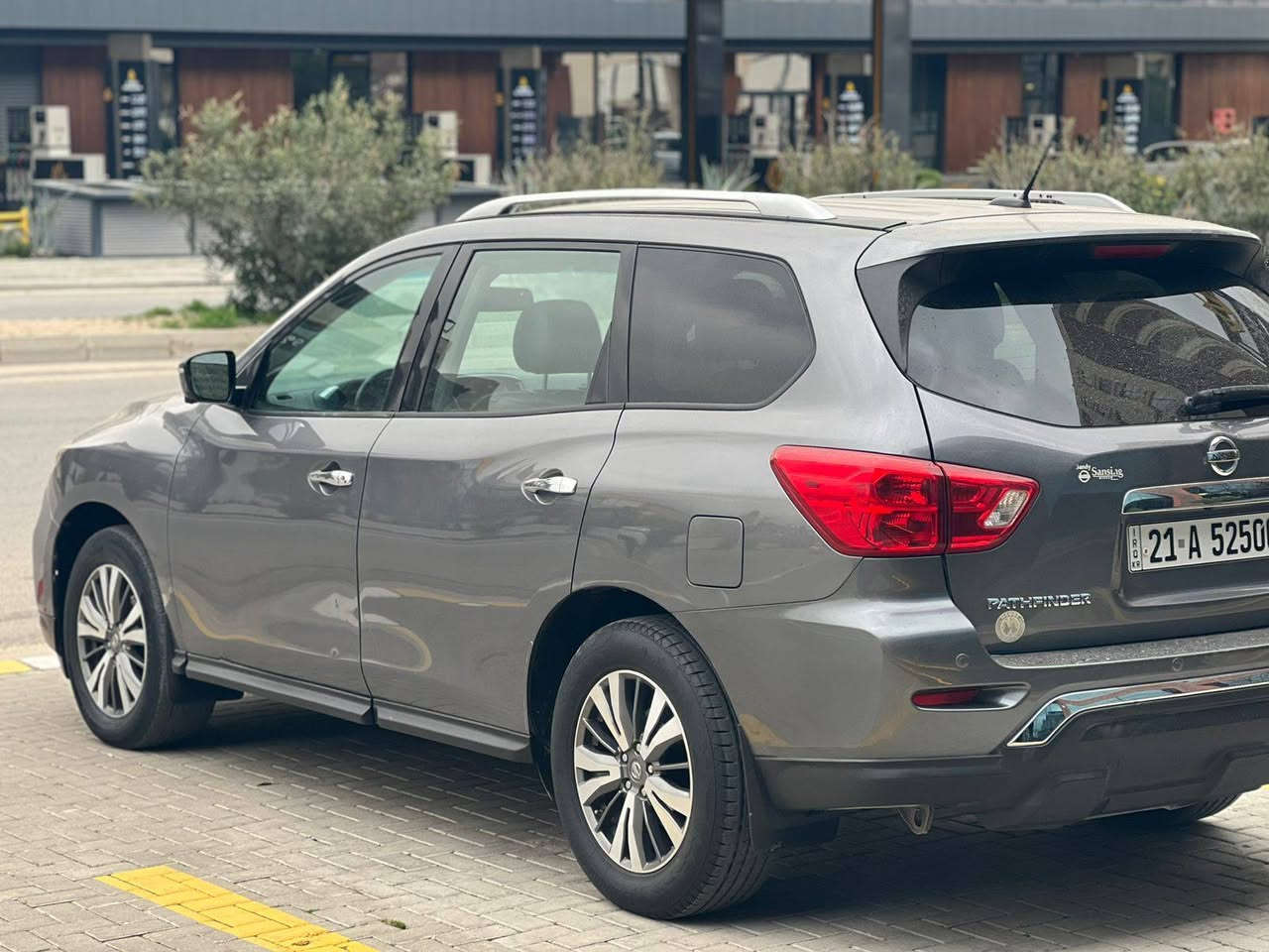 نیسان پاسپاندەر 2017 فول مواصفات SL دەبڵ ئەکسل 
ڕەنگ: نەوتی
90 هەزار ڕۆیشتوو
5 کامێرا (360°)
دەرگای دوا جەگ 
سەیارەکە بێ کێشەیە
سەنەوی تازە
تەنها 3 پارچە بۆیاخە بێ ناوگرتن

سـعـر : لە کۆمێنت داوابکە ڕاستەوخۆ بۆت دێت 📥 

گێر و مەکیەنەی بەشەرت 
هیچ کێشەیەکی تێدا نییە 

ژمارەی خاوەنەکەی 
***********
