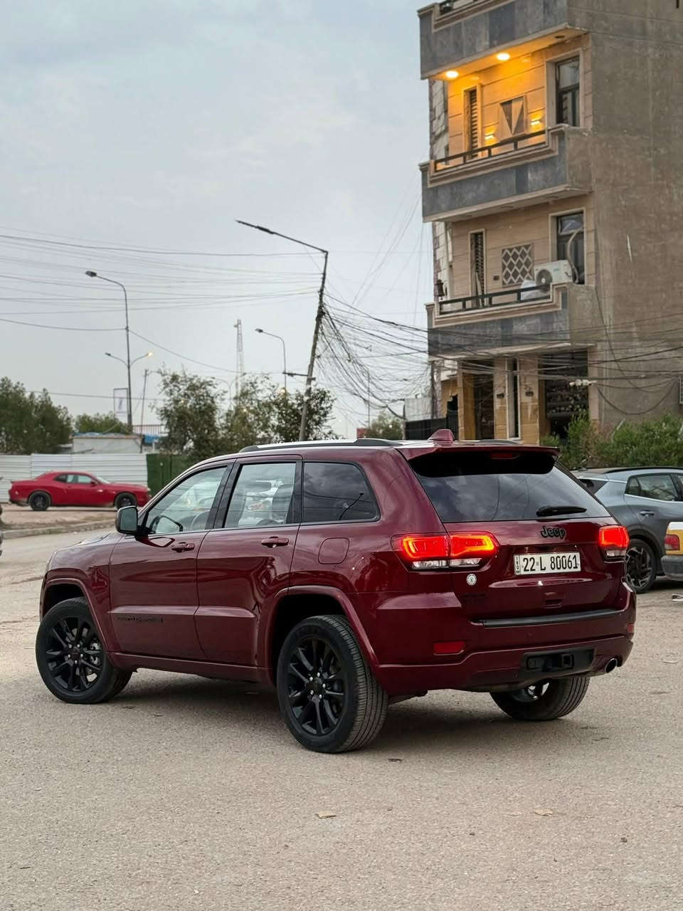 السلام عليكم جيب بلاك توب 
مديل 21
دفع رباعي 4x4

تايرات جدد

صدر امامي خلفي خير من الله

حادثه بنيد وچاملغ نفس لون مبدل وبنيد راجع نفسه بدون قطرت صبغ سياره
سياره اي نقص مابيه وجاهزه من كلشي
مكينه كير كله بشرط وممفتوح
سحبه كلش حلو سياره 
ستخدام شخصي على ايدي 

صور حادثه بل منشور ايرباكات كله سستم
اتصل وتدلل

رقم ***********
سياره ماشيه ٥٧
