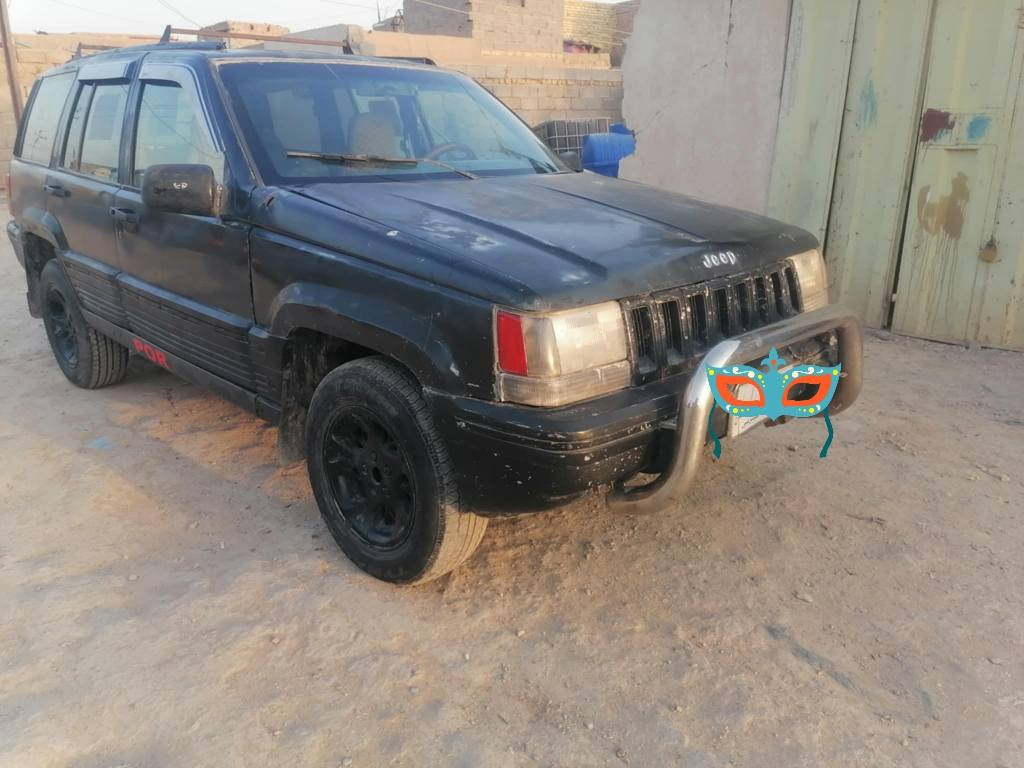 السلام عليكم جيب شيروكي موديل ٩٣ كير ومكينه فيفتي اكسن ارنب حاويه تخم تاير جديد رقم  سياره نجف سياره نضيفه مكاني ذي قار قظاء الفجر رقم الهاتف ***********
