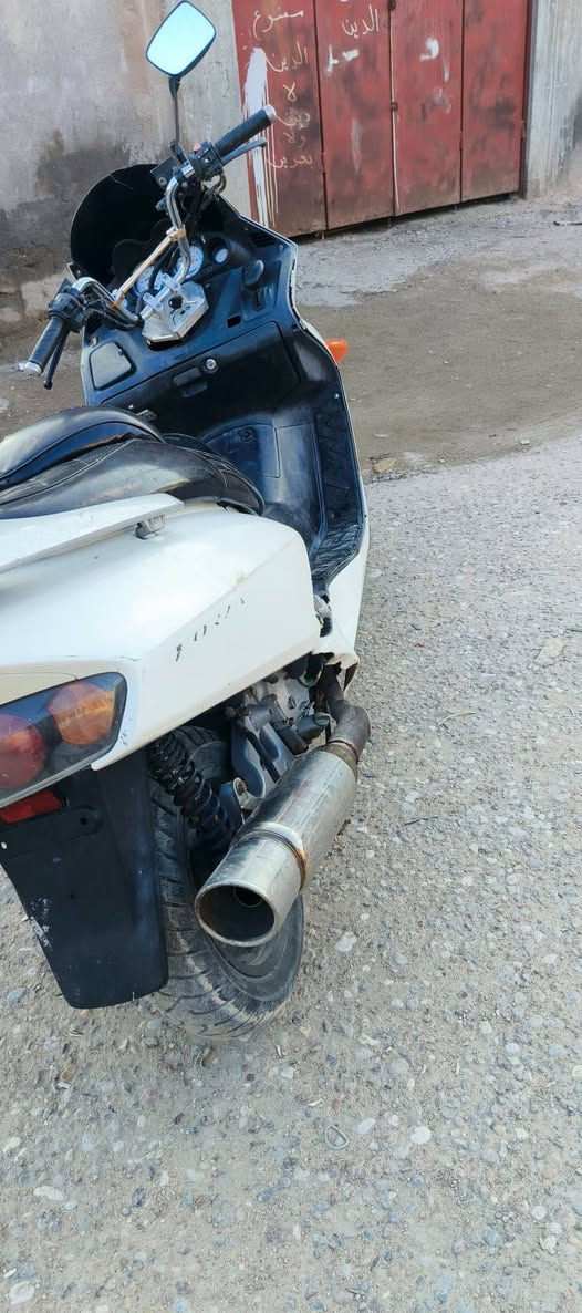 السلام عليكم دراجه فورزه 0..6 المكينه مامفتوحه ولا بيه شي كلشي شغال نكره سلف السعر 550وبيه مجال الدراجه خير من الله بيه بس اشويه الكفرات بيه طخات


**إذا كنت صاحب هذا الإعلان وتريد حذفه لأي سبب، رجاءا أرسل رسالة إلى الدعم الفني**