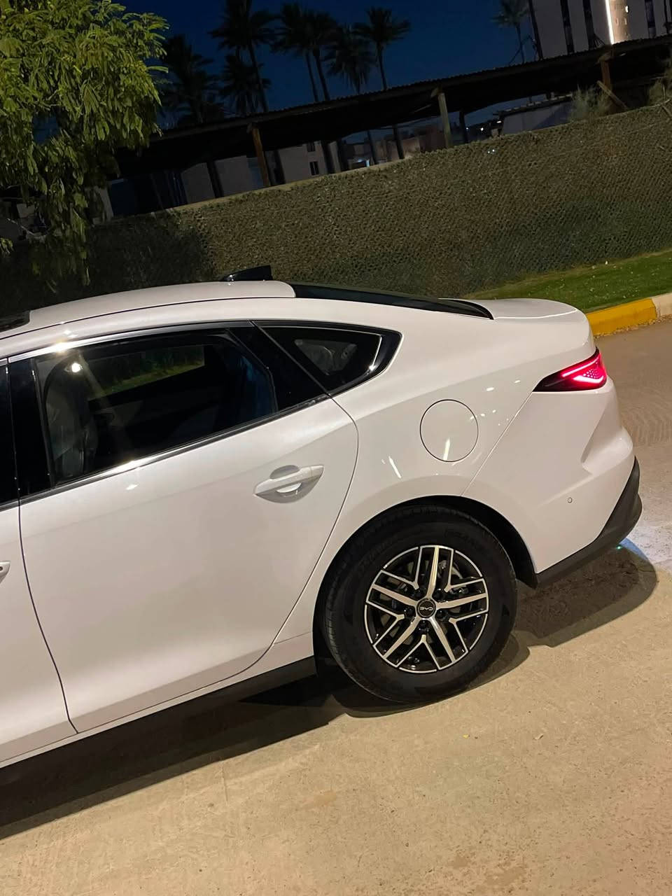 سيل 5 BYD فول الفول 13 كامره توقف ذاتي رقم بغداد باسمي
ماشيه  8000 كيلو يعني اخت الزيرو
مكفوله كفاله عامه 

كل غراضها كامله شاحنه وفوم وكلشي وياها 

السياره فول الفول

فتحه سقف 

كراسي كهرباء

نضام استشعار حساس امامي خلفي كشنات جلد تبريد قطعتين فول الفول

***********

مكان السياره بغداد الدوره
