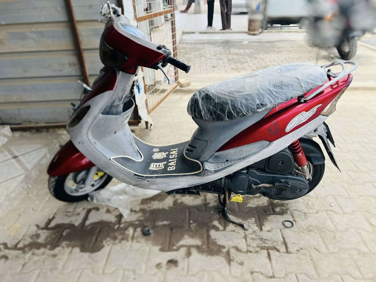 ماكس منغولي كفاله عامه الدراجه برغي منازل منها الكفر اصلي شرط التايوان الاصلي  بدلت الكفرات لان جردن الدراجه خرسه مابيها اي صوت تراي وين ميعجبك المعدل شرط110 الدراجه تخم تاير اصلي  الكهرباء كلها تشتغل مابيها اي نقص  السعر 900وبيها مجال حك الجيه للاستفسار***********
