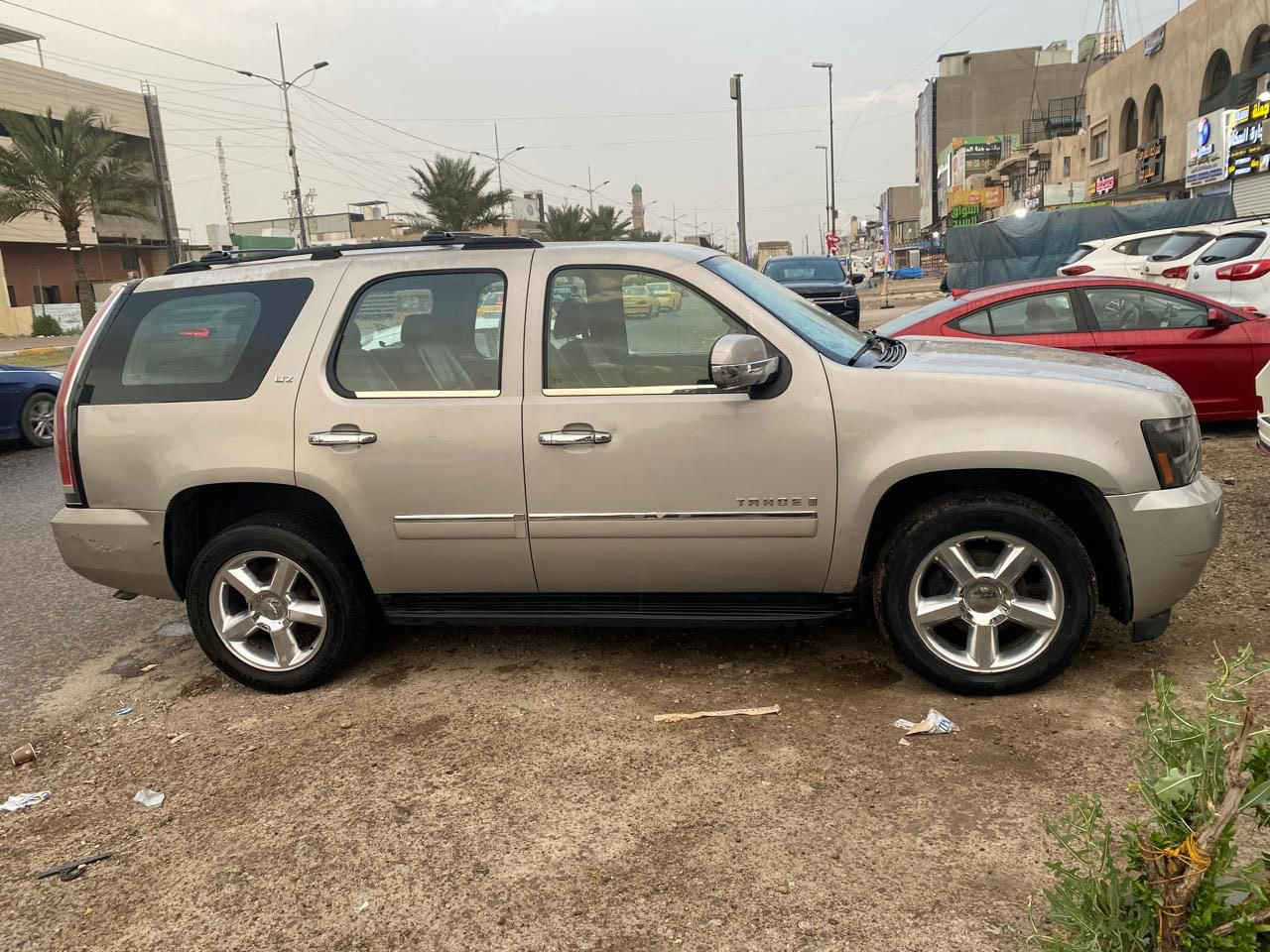 السلام عليكم
للبيع فقط تاهو 2007 فول مواصفات LTZ رقم اربيل وارد امريكي لون شمباني حادثها جاملغ امامي صفحة السايق والباب الامامي نفس الصفحة مصبوغ والجاملغ الخلفي صفحة الصدر معمر بأمريكا 
سنوية باسمي
سنوية نافذة 
عنوان بغداد/ حي جميلة 
للاستفسار الاتصال ***********
السعر 150 ورقة
