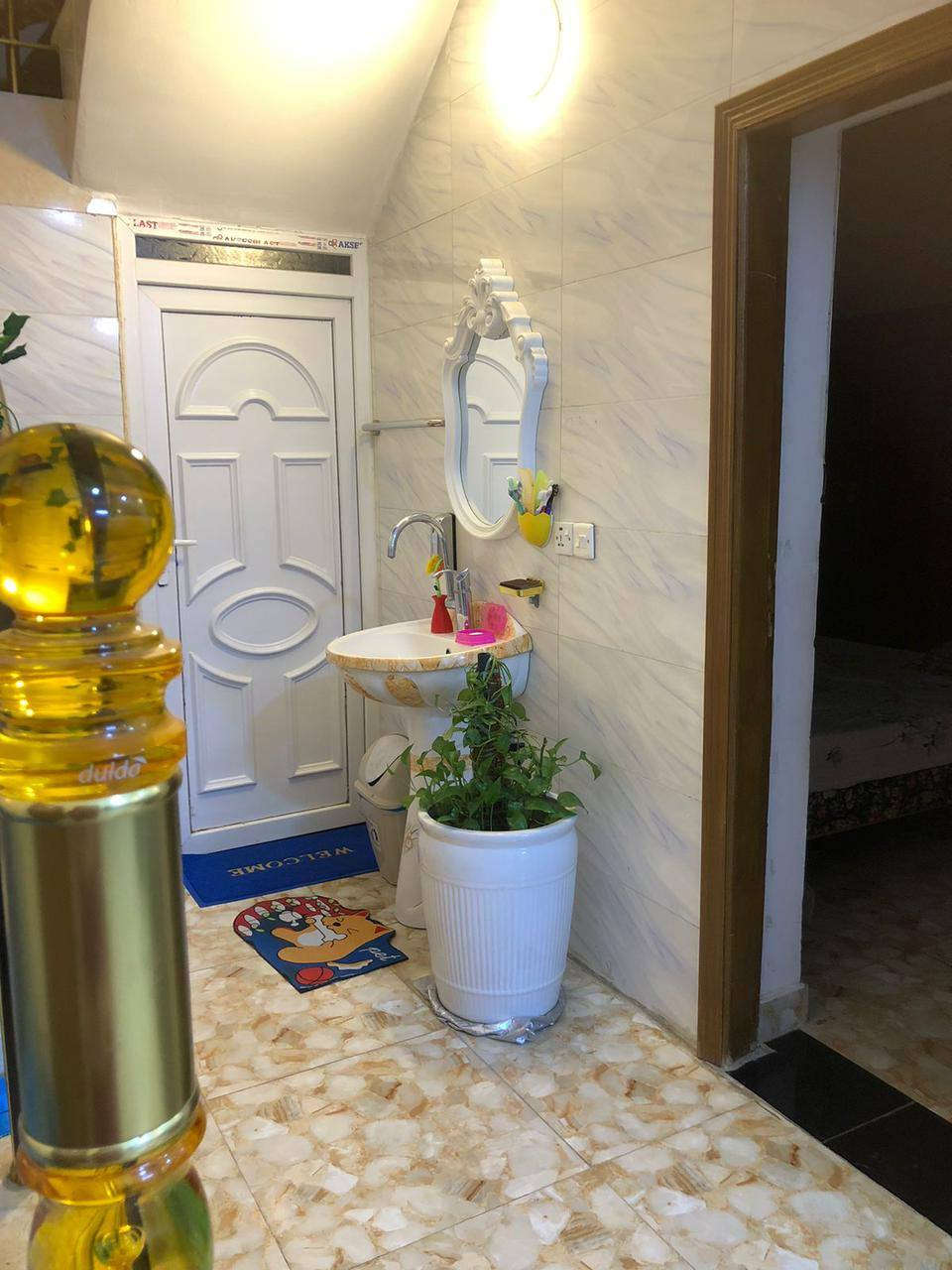 دار للبيع 
الموقع // ابو غرق _حي الحسين داخل مجمع ارض بابل 
المساحة// ٢٦٠م..... للاستفسار الاتصال عالرقم ***********
يوجد واتساب
