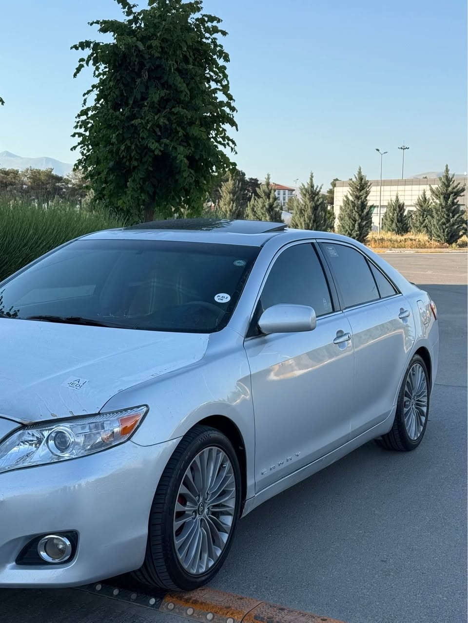 Toyota camry 2011 (XLE) فقط بيع ***********
كامري موديل ٢٠١١ فول فول ١/١ 
محرك ٦ سلندر افلون ٣٥٠٠
مواصفات ١/١ 
كشنات جلد + تدفئة / فتحة/ بردة خلفية / بصمة / كيج زينون / فورميكا / تحكمات بعد هوايي مواصفات ....
سنوية جديد لل ٢٠٣١ فصح جديد 
(بيها شبرين كلير جامرلخ خلفي بدون حادث ) 
محرك گير مكفولات بدون صوت بدون بخار ✅
سعر(113) قفل بدون مجال 
عنوان سليمانية✅
رقم تليفون (***********) السليمانية, العراق
