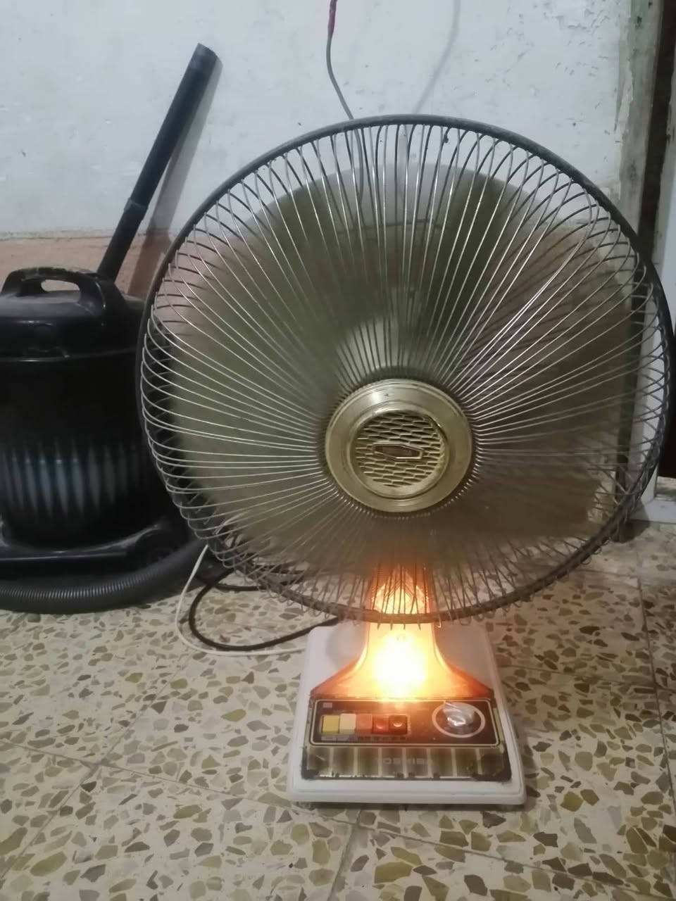 مروحه ارضيه نوعبه توشيبا شرط الشغل ماداخله تصليح سعره 35
وبيه مجال رقم الهاتف***********
