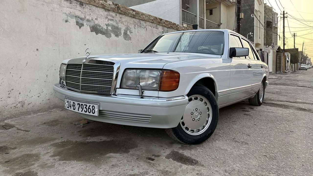 ياالله السلام عليكم مارسيدس جامبو مديل 91 حجم 300 sE
قصيره
لون ابيض ثلج
رقم دولي جديد بسمي
سياره كفاله عامه ماشيه 70 ميل حقيقي وين معجبك افحص
سياره لوك جديد مخزونه اكثر من 14 سنه كفاله عامه من كلشي فقط بيه صبغ احزام سكن  فقط على وضع الشركه فول كهرباء السياره دخل جلد رصاصي كراسي عنوان بغداد ***********
